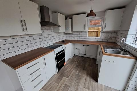 3 bedroom end of terrace house to rent, Brodrick Road, West Hampden Park, Eastbourne BN22