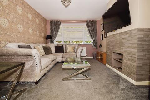 3 bedroom end of terrace house to rent, Watling Street Rochester ME2