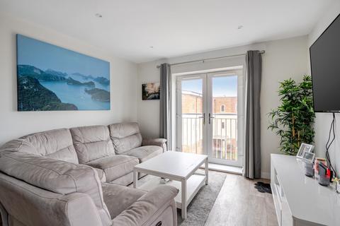 2 bedroom flat for sale, Thornton Close, Leatherhead, KT22