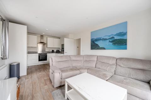 2 bedroom flat for sale, Thornton Close, Leatherhead, KT22