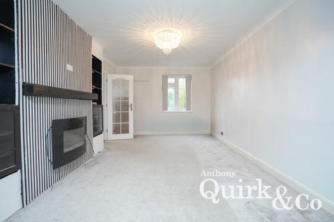 3 bedroom semi-detached house to rent, The Drive, Rochford, SS4