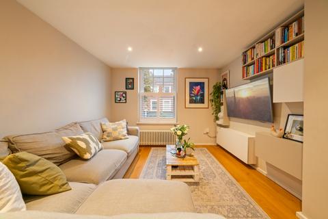 2 bedroom apartment to rent, Salusbury Road, Queens Park, London NW6