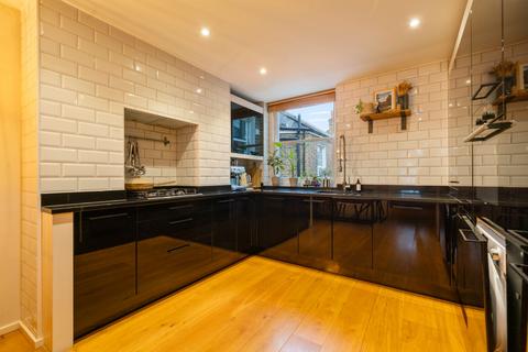 2 bedroom apartment to rent, Salusbury Road, Queens Park, London NW6