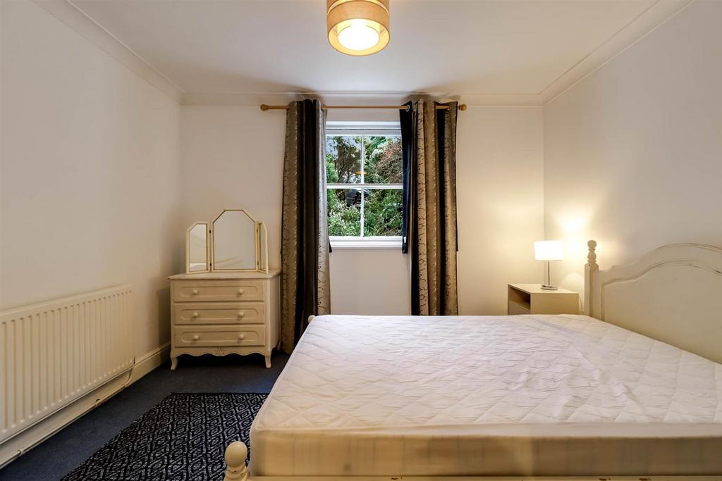 1-bed-hales-road2.jpg