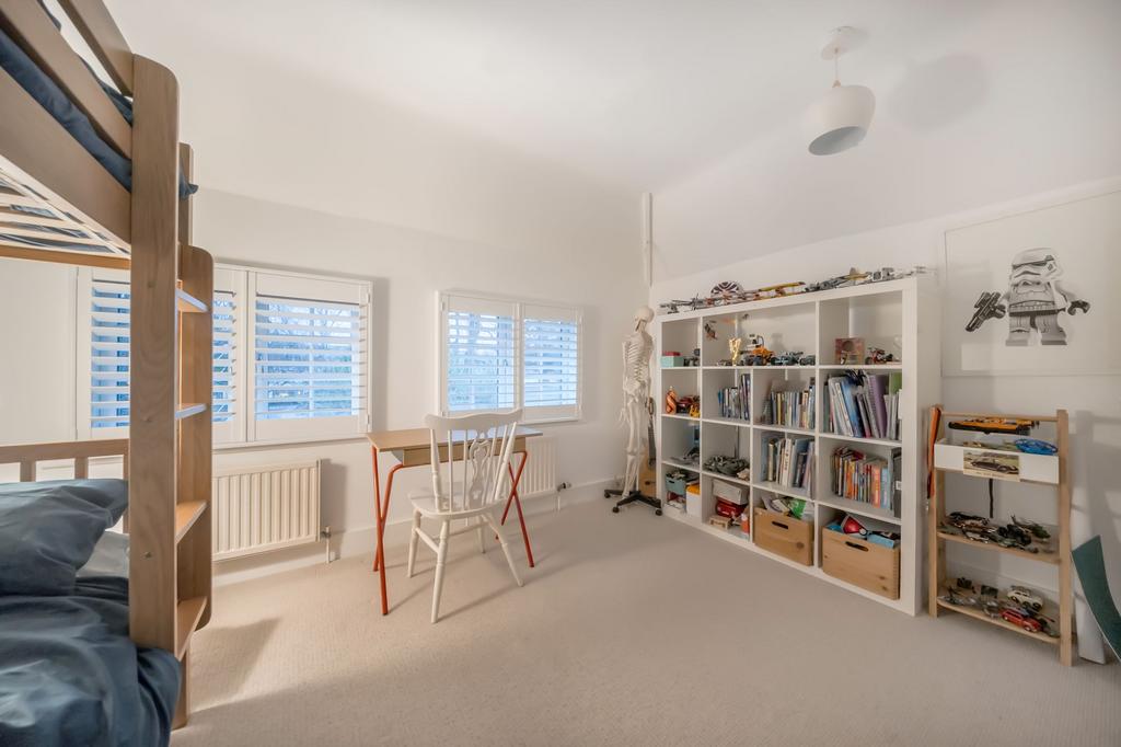 Bedroom 1 (Rear)