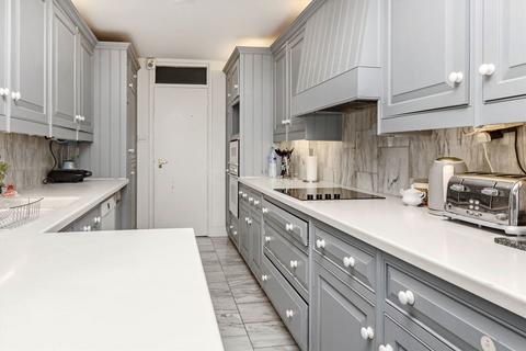 3 bedroom flat to rent, Anglesea Road, Kingston Upon Thames KT1