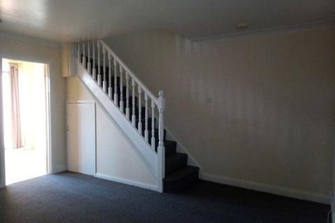 3 bedroom house to rent, Oakham Close - Desborough