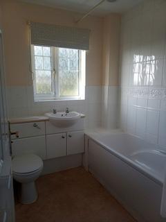 3 bedroom house to rent, Oakham Close - Desborough