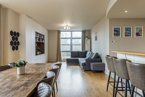 2 bedroom flat for sale, Mayflower Street, London, SE16