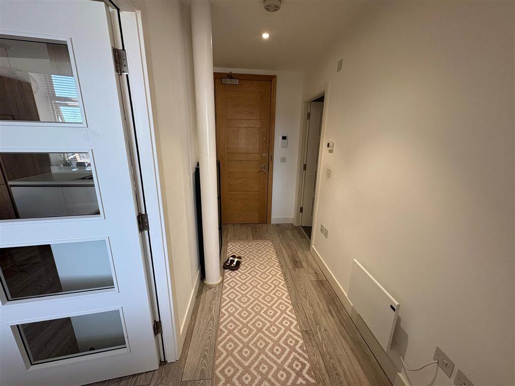 Hallway.jpg
