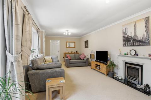 4 bedroom detached house for sale, Dove Grove, Derby DE65