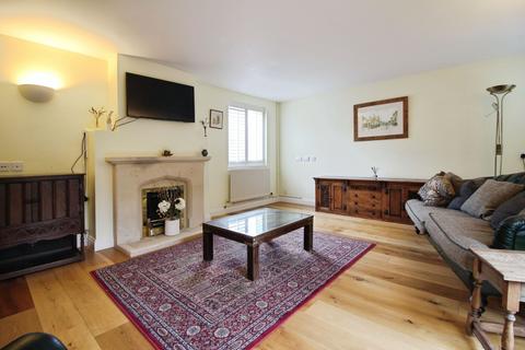 2 bedroom detached house to rent, Horse Fair Lane, Swindon SN6