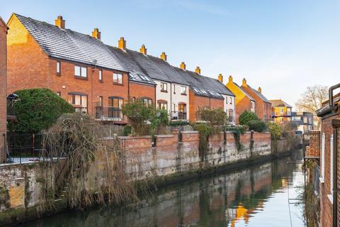 4 bedroom terraced house for sale, Robert Gybson Way, Norwich