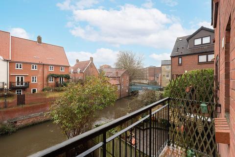 4 bedroom terraced house for sale, Robert Gybson Way, Norwich