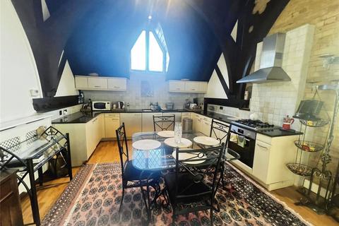 2 bedroom flat to rent, Orphanage Road, Hertfordshire WD24