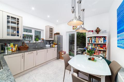 1 bedroom flat to rent, Lithos Road, London NW3