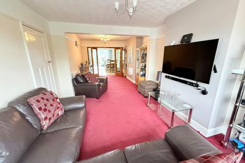 4 bedroom semi-detached house for sale, Wrotham Road, Meopham, Gravesend, Kent, DA13 0HT