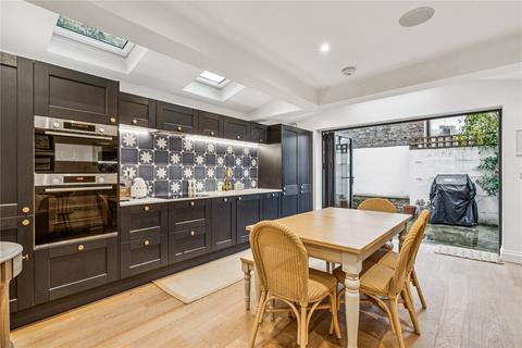 2 bedroom apartment to rent, Leathwaite Road, SW11