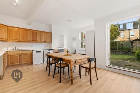 3 bedroom house for sale, Clonmore Street, London