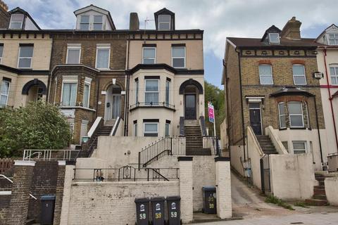 2 bedroom terraced house to rent, Folkestone Road, Dover, Kent, CT17