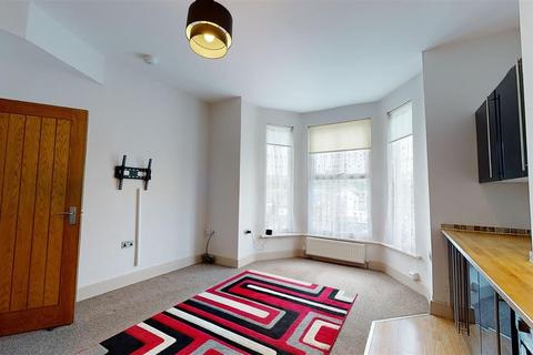 2 bedroom terraced house to rent, Folkestone Road, Dover, Kent, CT17