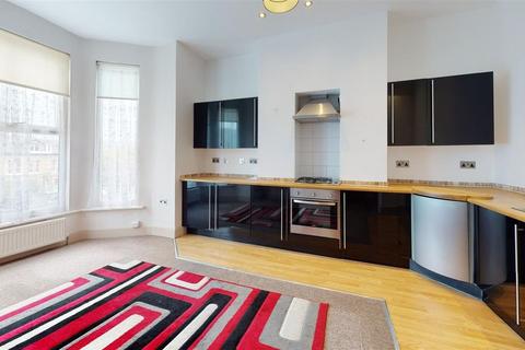 2 bedroom terraced house to rent, Folkestone Road, Dover, Kent, CT17
