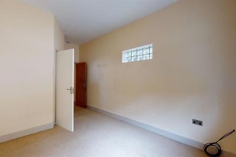 2 bedroom terraced house to rent, Folkestone Road, Dover, Kent, CT17