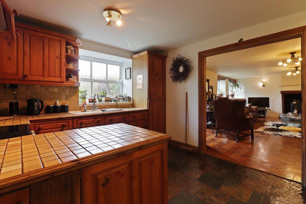 Dining kitchen
