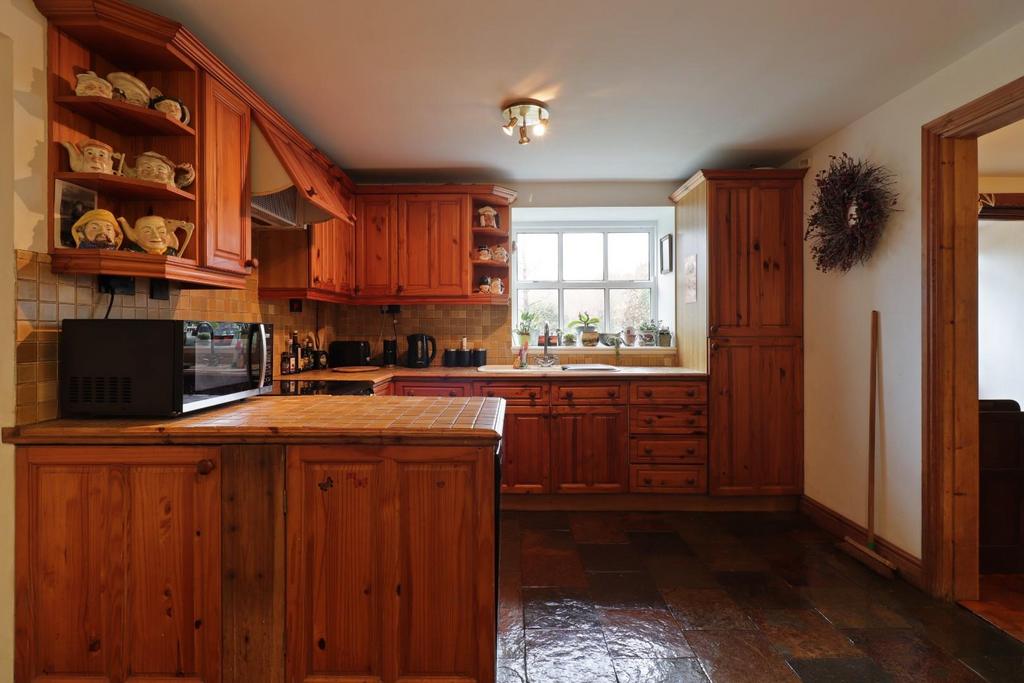 Dining kitchen