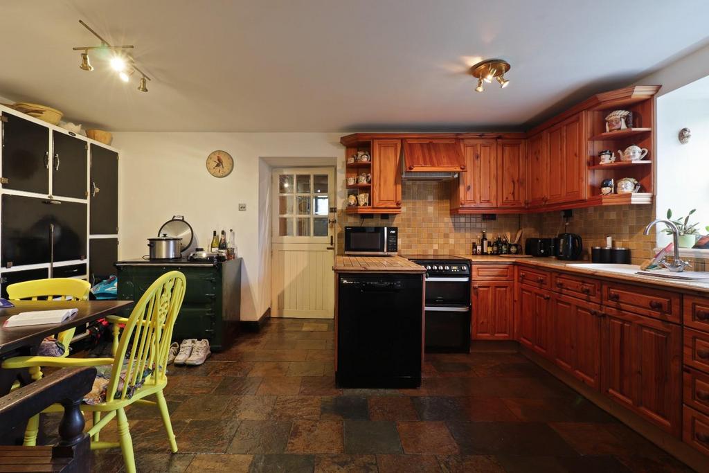 Dining kitchen