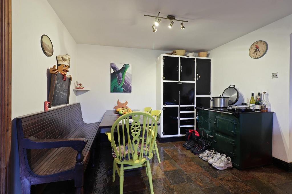 Dining kitchen
