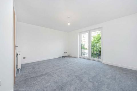 4 bedroom detached house to rent, Mast House Terrace, London E14