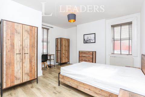 1 bedroom in a house share to rent, Kirkdale, London, SE26
