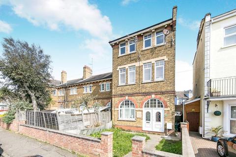 Holland Road, Clacton-on-Sea, CO15