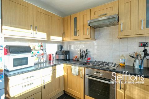 3 bedroom semi-detached house to rent, Meadow Way, Norwich, Norfolk