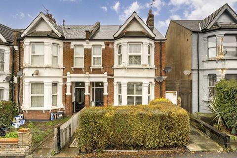 3 bedroom flat to rent, Furness Road, London NW10