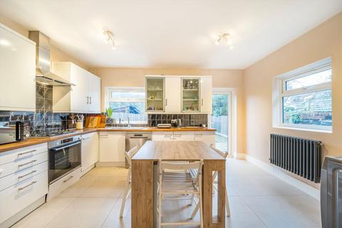 3 bedroom flat to rent, Furness Road, London NW10