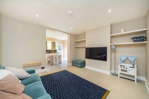 3 bedroom flat to rent, Furness Road, London NW10