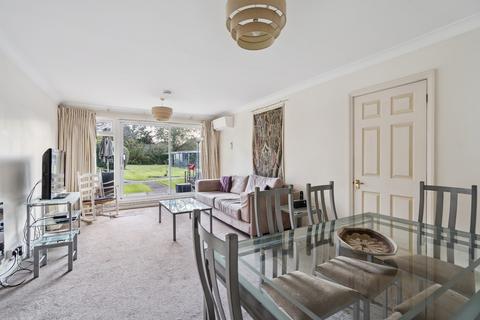 2 bedroom ground floor flat for sale, Eastbury Avenue, Northwood HA6