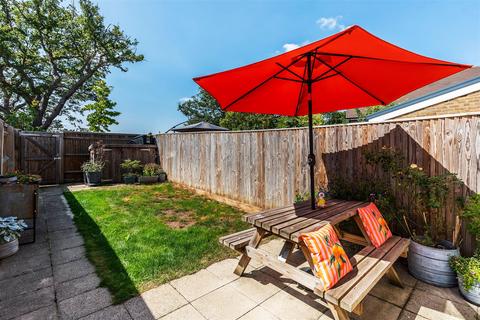 2 bedroom house for sale, CONSORT DRIVE, LEATHERHEAD, KT22
