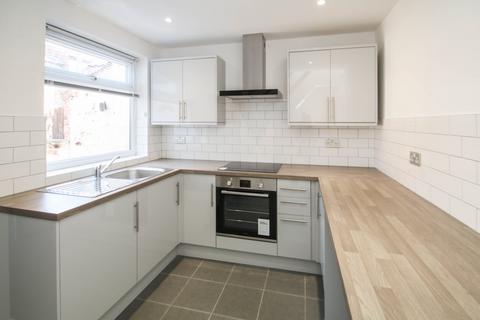 2 bedroom terraced house to rent, Oak Grove, Urmston, Manchester, M41