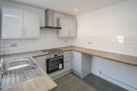 2 bedroom terraced house to rent, Oak Grove, Urmston, Manchester, M41
