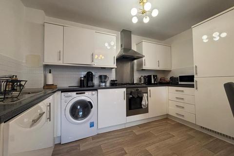 2 bedroom flat to rent, Cameron Crescent, Edgware, HA8