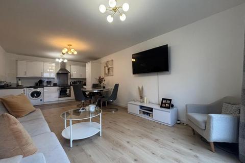2 bedroom flat to rent, Cameron Crescent, Edgware, HA8