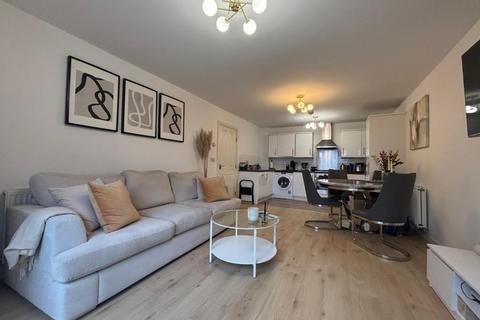 2 bedroom flat to rent, Cameron Crescent, Edgware, HA8