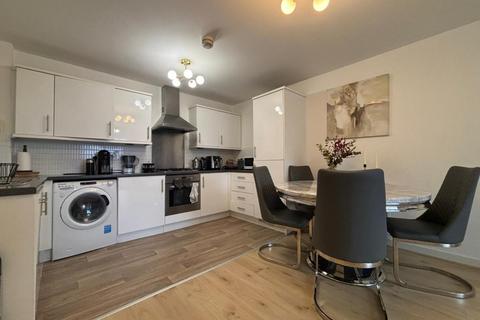 2 bedroom flat to rent, Cameron Crescent, Edgware, HA8