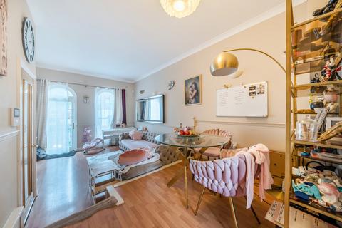 undefined, Rotherhithe Street, Surrey Quays, London, SE16