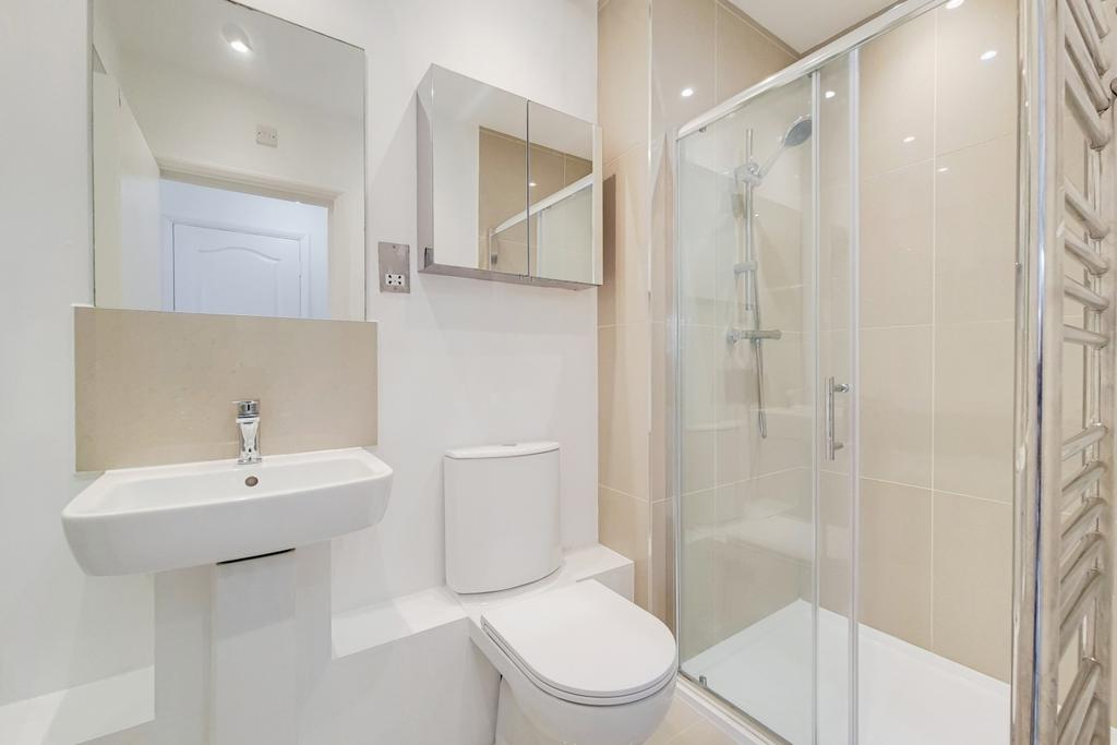 9 Bathroom-0