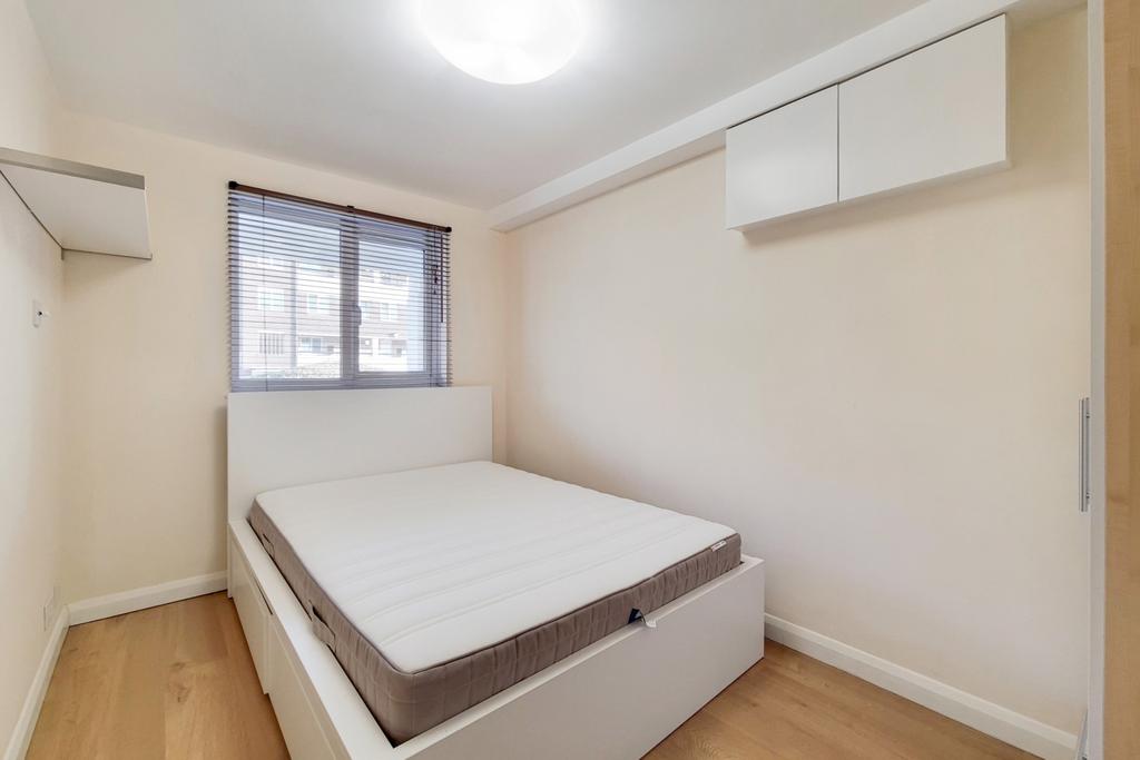 2 Main Bedroom-1