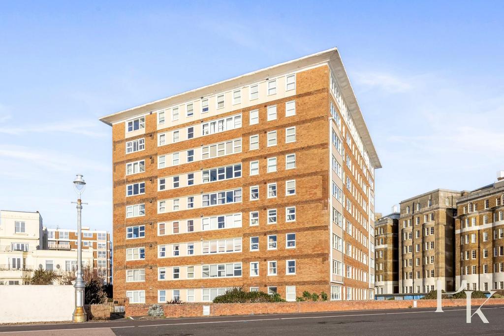 Courtenay Terrace, Flag Court, Flat 36-004.JPG